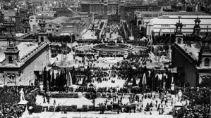 Vista aérea de la Exposición llena de gente